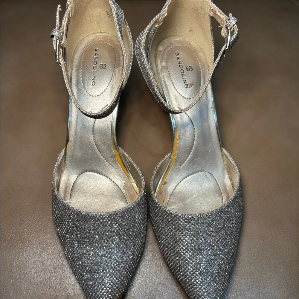 Bandolino Glittering Silver Heels - Picture 3 of 8